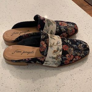 Beautiful free people flats